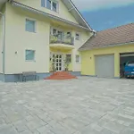 Vilux With Indoor Private Parking