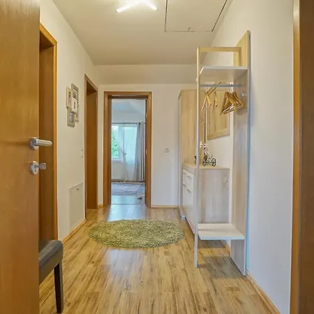 Vilux With Indoor Private Parking Apartment *