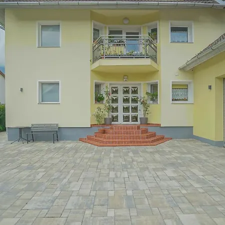 Apartmán Vilux With Indoor Private Parking