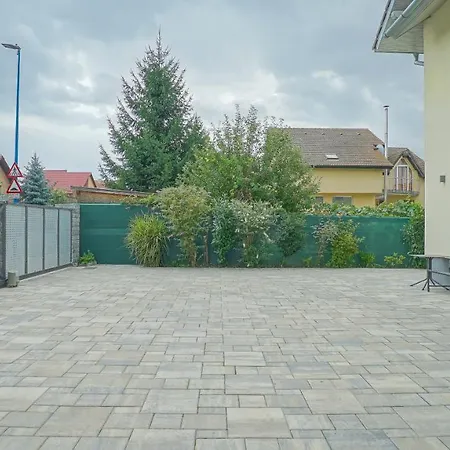 Vilux With Indoor Private Parking Brašov
