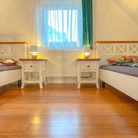 Vilux With Indoor Private Parking Apartment
