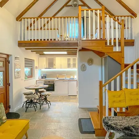 Vilux With Indoor Private Parking Apartment Brasov