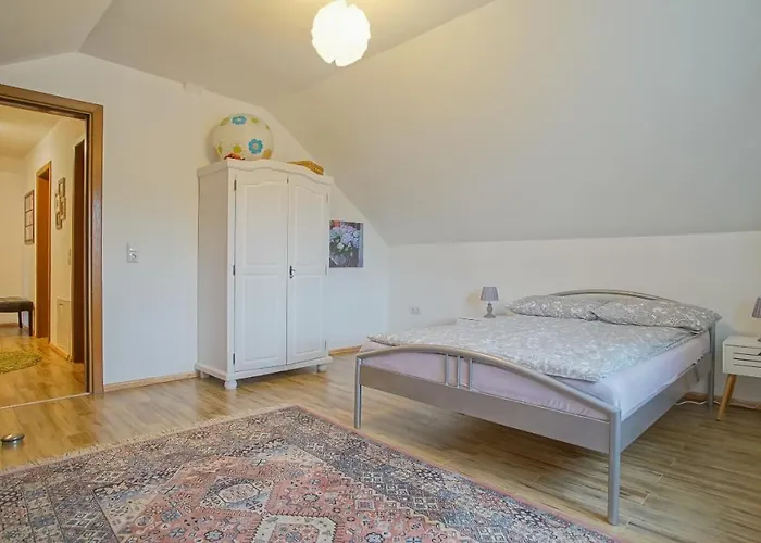 דירה Vilux With Indoor Private Parking