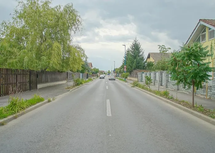 Vilux With Indoor Private Parking Apartment Brasov