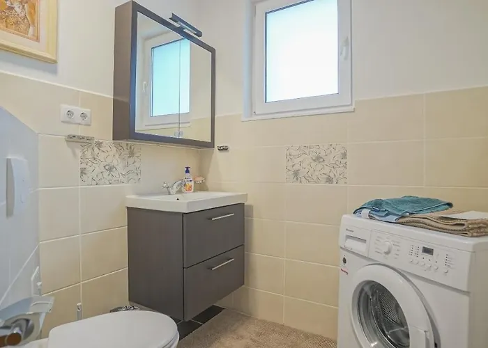 Vilux With Indoor Private Parking Apartament Braszów