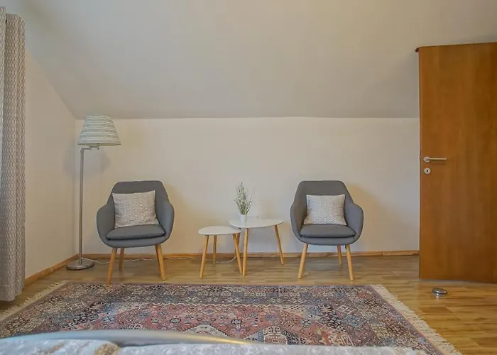 Vilux With Indoor Private Parking Apartment *