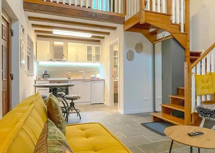 Vilux With Indoor Private Parking Apartment *