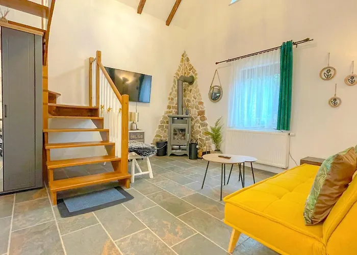 Vilux With Indoor Private Parking Apartment