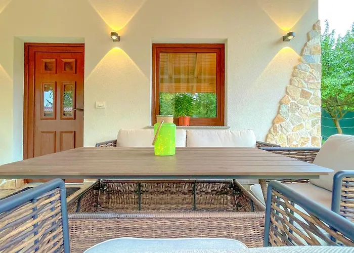 Apartament Vilux With Indoor Private Parking *