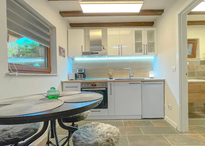 Vilux With Indoor Private Parking Apartment Brasov