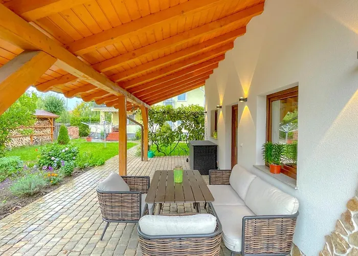 Vilux With Indoor Private Parking Apartment Brasov